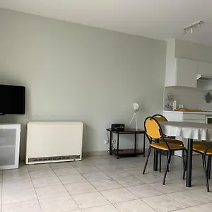 Met Aparte Slaaphoek, Garage En Balkon Middelkerke